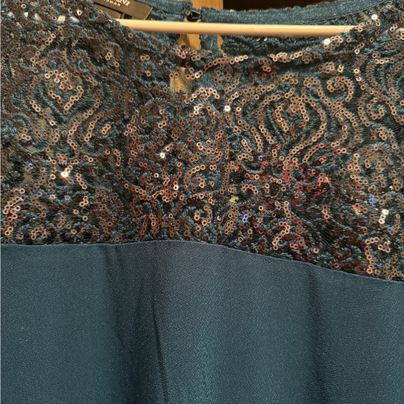 Size 3x blouse. - Picture 2 of 6